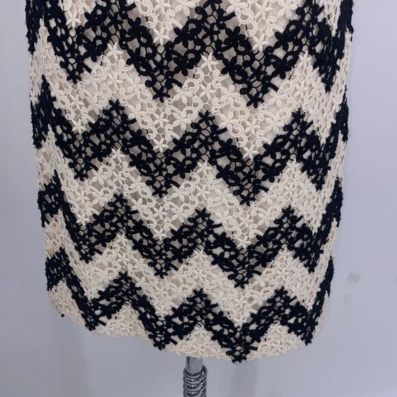 TALBOTS Black White Chevron Lace‎ Short Sleeve MIDI Dress Crochet 4P - Picture 9 of 16